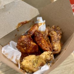 Running Chicks - Monterey Park - 11 Wings (soy garlic, sweet spicy, lemon pepper)