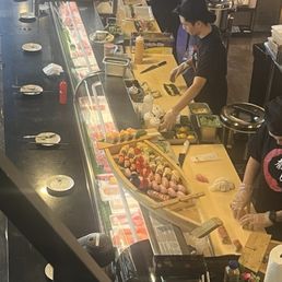 These guys make it happen with a AYCE boat