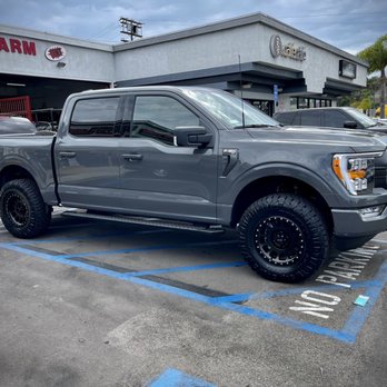 PCH Custom Audio - Method 305 NV 17' Nitto ridge grapplers 295/70/17 Readylift 2inch level - Car Stereo Installation Near Me - Wilmington, California PCH Custom Audio - Method 305 NV 17' Nitto ridge grapplers 295/70/17 Readylift 2inch level - Car Stereo Installation Near Me - Wilmington, California