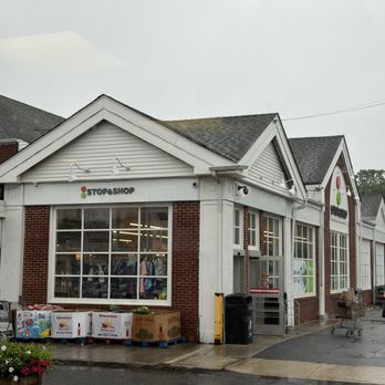 Stop & Shop - Front - Grocery Near Me - East Hampton, New York Stop & Shop - Front - Grocery Near Me - East Hampton, New York