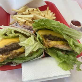 In-N-Out Burger - Double double. No tomatoes. Protein style animal style plus raw onion - Fast Food Near Me - Redding, California In-N-Out Burger - Double double. No tomatoes. Protein style animal style plus raw onion - Fast Food Near Me - Redding, California