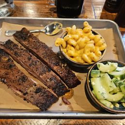 Spare ribs with Mac and cucumber salad Spare ribs with Mac and cucumber salad