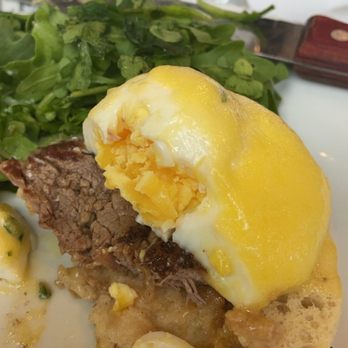 17 River Grille - Eggs Benedict - American Near Me - Chagrin Falls, Ohio