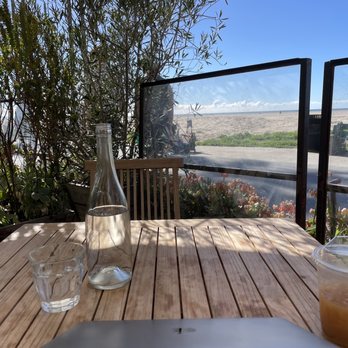 Fig Tree - Outside patio - Cafes Near Me - Los Angeles, California Fig Tree - Outside patio - Cafes Near Me - Los Angeles, California