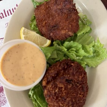 Walnut Hills - Crab Cakes Louisa - Southern Near Me - Vicksburg, Mississippi