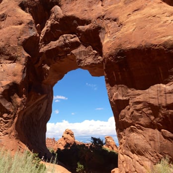 Arches National Park - Pine Tree Arch - Parks Near Me Arches National Park - Pine Tree Arch - Parks Near Me