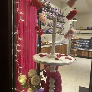 Li-Lac Chocolates - winter 2026 - Chocolatiers & Shops Near Me - New York, New York Li-Lac Chocolates - winter 2026 - Chocolatiers & Shops Near Me - New York, New York