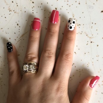 Lynn's Nail Salon - NAIL DESIGNS BY ANNIE - Nail Salons Near Me - Saint Peters, Missouri