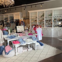 Page 6 Boutique - Inside