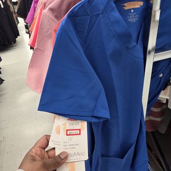 Forman Mills - Scrub set - Department Stores Near Me - Speedway, Indiana