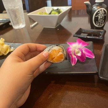 Yi Sushi - Salmon Roll - Sushi Bars Near Me - El Cajon, California