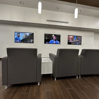 Capitol Hyundai - Waiting room - Car Dealers Near Me - San Jose, California