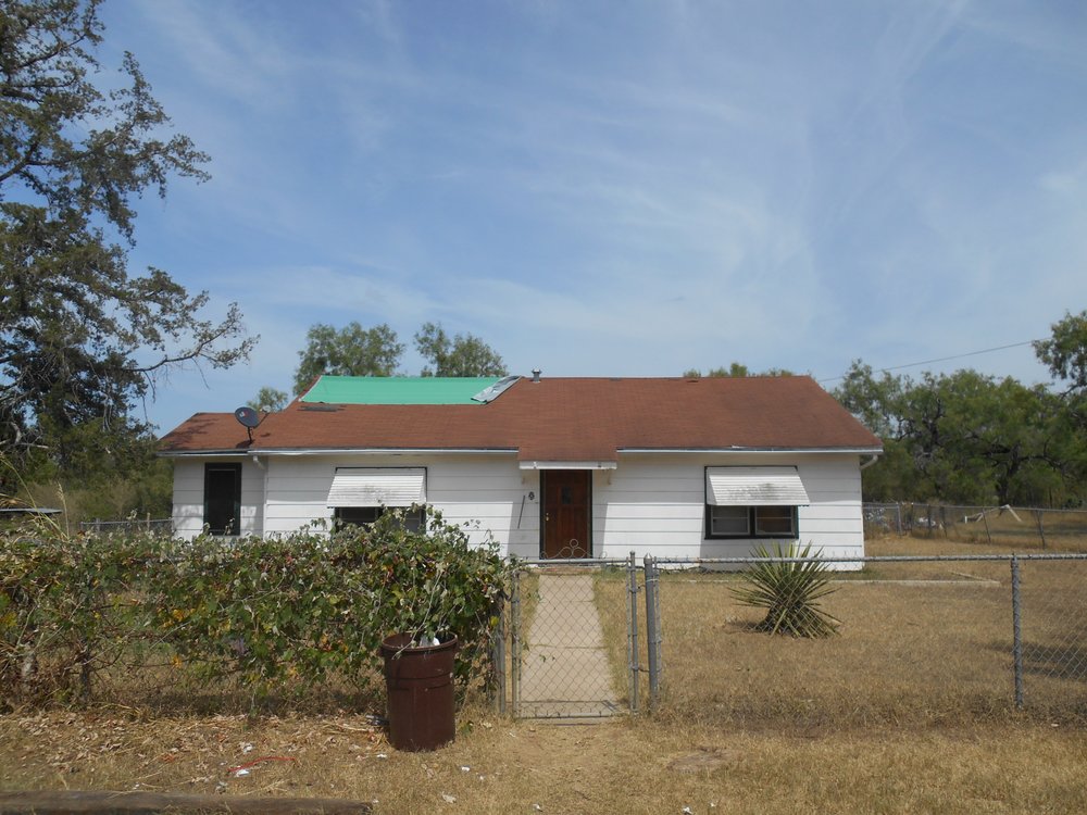 Slide of Navarro Roofing