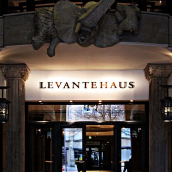 Levantehaus - Levantehaus Central-Eingang (03/2016) - Shopping Centers Near Me - Hamburg, HH
