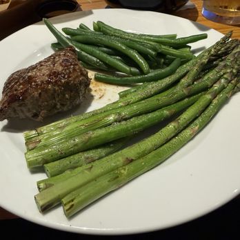 Chili's - Classic Sirloin* - 6oz with asparagus and green beans - American Near Me - La Habra, California Chili's - Classic Sirloin* - 6oz with asparagus and green beans - American Near Me - La Habra, California