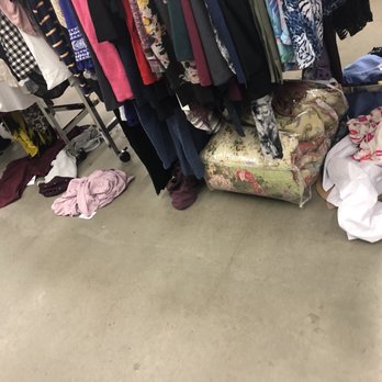 Gabe's - Clothes under racks - Women's Clothing Near Me - Greensboro, North Carolina