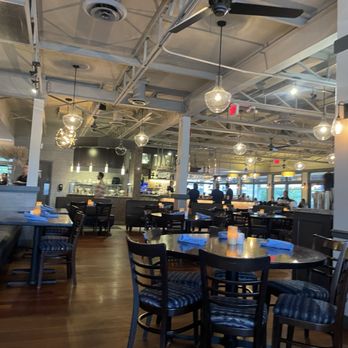 Snug Harbour - Dining area - Seafood Near Me - Mississauga, Ontario
