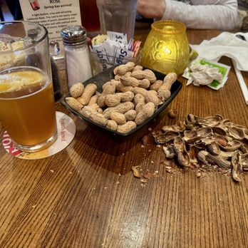 Country House - Geneva - Peanuts and Popcorn - American Near Me - Geneva, Illinois Country House - Geneva - Peanuts and Popcorn - American Near Me - Geneva, Illinois