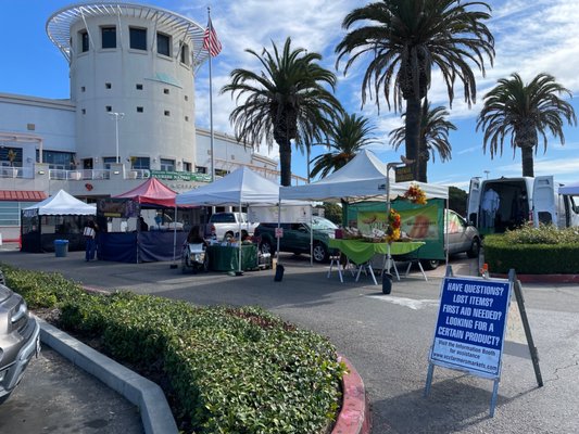 Midtown Ventura Certified Farmers' Market by null