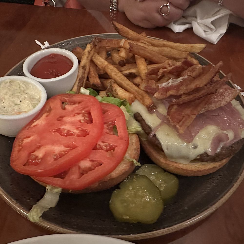 Lightfoot Restaurant - Burger - American Near Me - Leesburg, Virginia Lightfoot Restaurant - Burger - American Near Me - Leesburg, Virginia