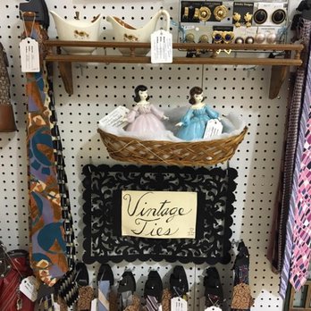 Piney River Antique Mall - Antiques Near Me - Rolla, Missouri