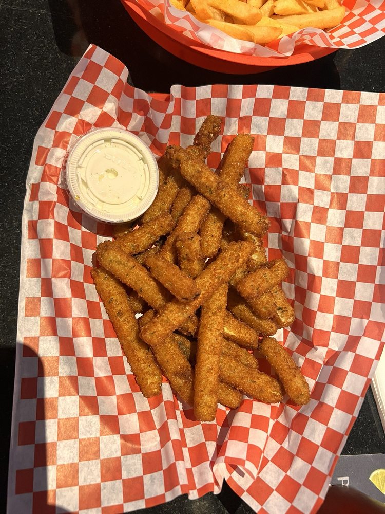 REDZONE SPORTS BAR & GRILL Updated September 2024 64 Photos & 83