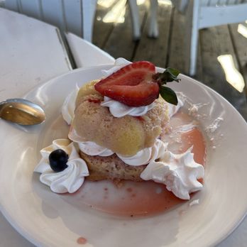 Stewman's Lobster Pound - Strawberry shortcake - Seafood Near Me - Bar Harbor, Maine