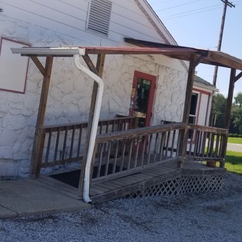 The Red Room Cakery - the front of the building - Bakeries Near Me - Prarieton, Indiana