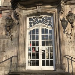 Schloss Jägerhof - Schöner Eingang.  Beautiful entrance.