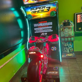 Cicis Pizza - My kids played this game and it didn't even work. - Pizza Near Me - Cedar Hill, Texas