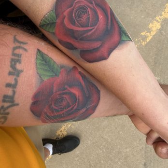 405ink - Rose tattoos by Mack - Tattoo Near Me - Oklahoma City, Oklahoma