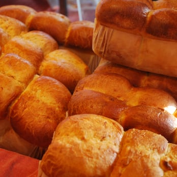 Marché Notre-Dame - Les pains - Farmers Market Near Me - Versailles, 78 Marché Notre-Dame - Les pains - Farmers Market Near Me - Versailles, 78