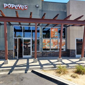 Popeyes Louisiana Kitchen - Front Entrance - Fast Food Near Me - Oxnard, California