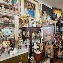 Arlequin Antiques & Art