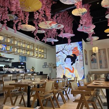 Hachi Ramen & Sushi Bar - Ambiance - Sushi Bars Near Me - Wylie, Texas