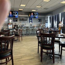 Brother's Pizza - Interior