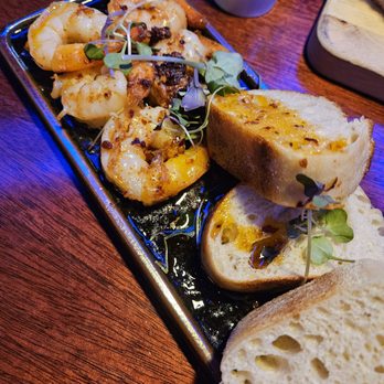 Redwood Cafe - New American Near Me - Modesto, California