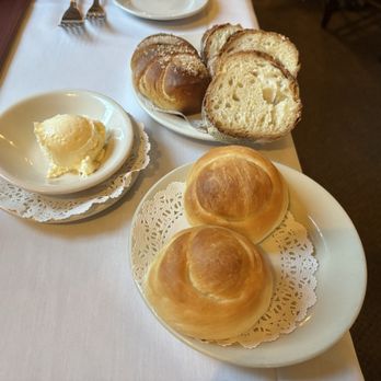 Clifford's Restaurant - Bread - New American Near Me - Evans City, Pennsylvania