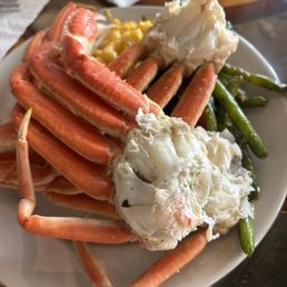 Crab legs, Mac & cheese, green beans Crab legs, Mac & cheese, green beans