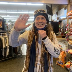 Garibaldi Bay Market - Produce lady tried grabbing me- and took her mask off in store