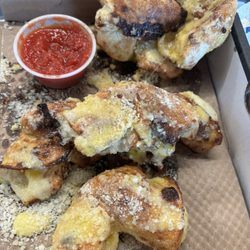 &pizza - Garlic knots
