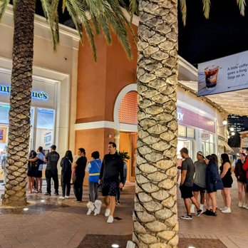 Auntie Anne's - 4/26/23 National Pretzel Day fiasco - Pretzels Near Me - Irvine, California Auntie Anne's - 4/26/23 National Pretzel Day fiasco - Pretzels Near Me - Irvine, California