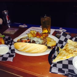 The Sand Wedge Bar and Grille - Our order