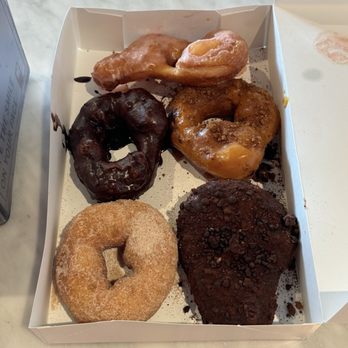 Carmel Food Tours - Homemade warm doughnuts - Food Tours Near Me Carmel Food Tours - Homemade warm doughnuts - Food Tours Near Me