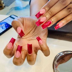 UT Nails & Spa - Cat eyes