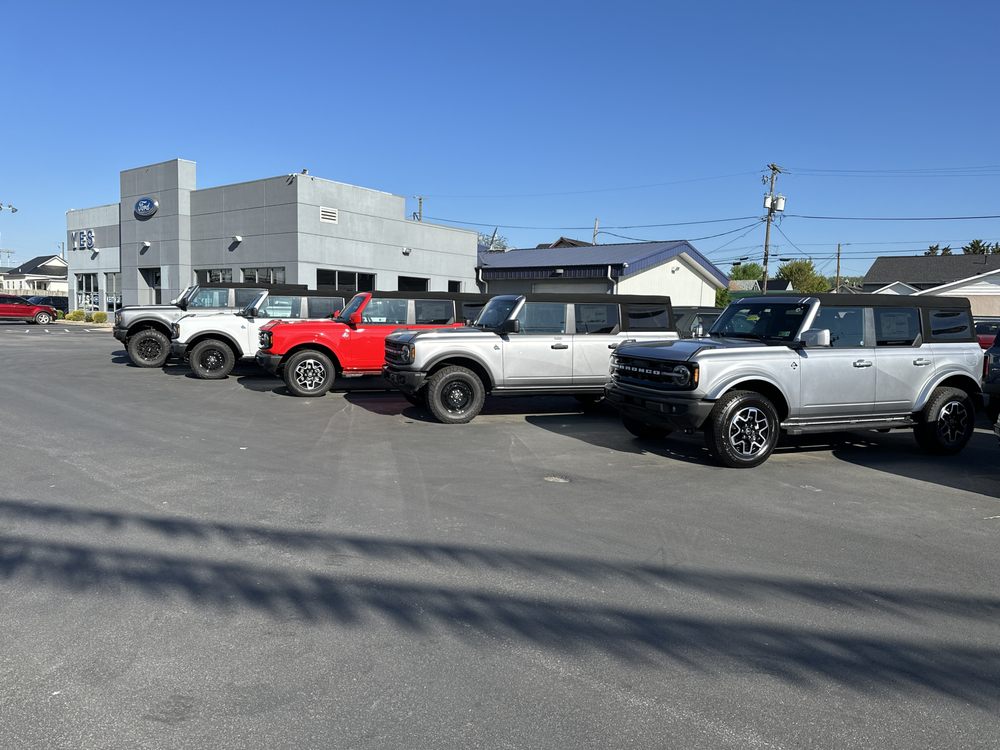 JAYARE’S CARS Updated June 2024 14 Photos 2480 5th Ave, Huntington , West Virginia Car