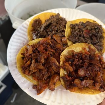 Tacos Kesly - 2 Al pastor and 2 carne asada tacos - Food Stands Near Me - Los Angeles, California Tacos Kesly - 2 Al pastor and 2 carne asada tacos - Food Stands Near Me - Los Angeles, California