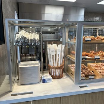Paris Baguette - Trays and tongs and parchment papers - Bakeries Near Me - Hayward, California Paris Baguette - Trays and tongs and parchment papers - Bakeries Near Me - Hayward, California