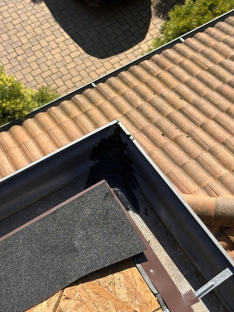 Slide of G I A Rooffing