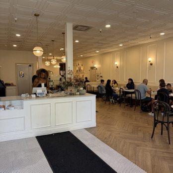 Crème Coffee - Entrance - Coffee & Tea Near Me - Sacramento, California